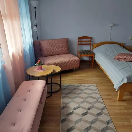 Adu-jaani Kodumajutus